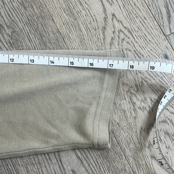 Vintage 90s 3/4 Sleeves T shirt with Cute Floral Appliqué - Picture 7 of 7